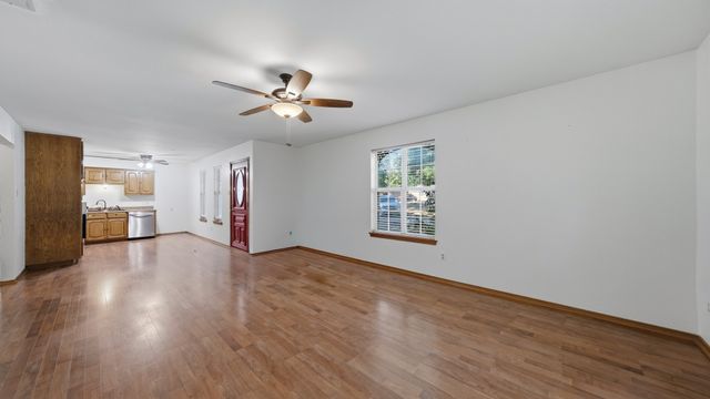 1406 S Elm Street, Weatherford, TX 76086