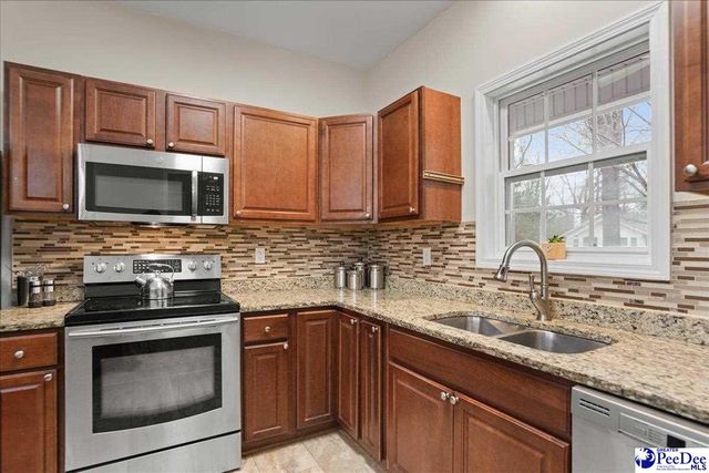 429 W College Avenue, Hartsville, SC 29550