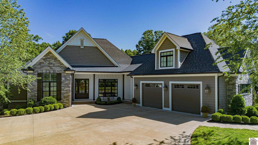 301 Carson Way, Paducah, KY 42003