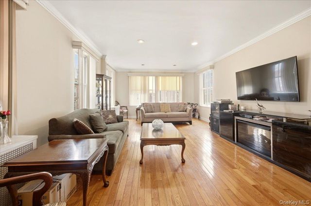 1825 Andrews Avenue S, Bronx, NY 10453