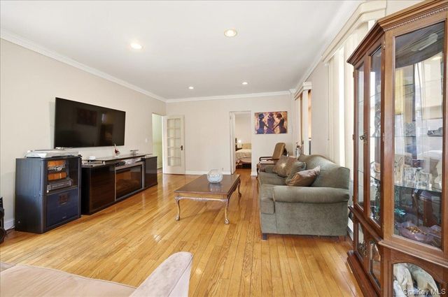 1825 Andrews Avenue S, Bronx, NY 10453