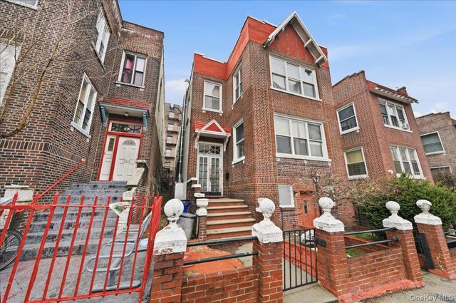 1825 Andrews Avenue S, Bronx, NY 10453