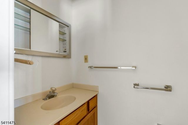 5 MARIGOLD LANE, Franklin Twp., NJ 08873