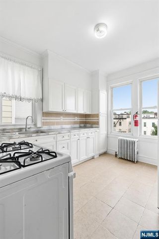 362 Myrtle Avenue 2nd Floor, Irvington, NJ 07111