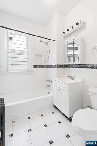 362 Myrtle Avenue 2nd Floor, Irvington, NJ 07111