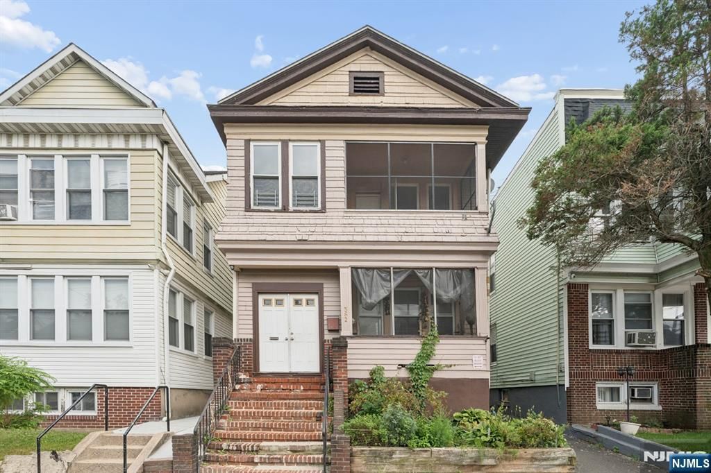 362 Myrtle Avenue 2nd Floor, Irvington, NJ 07111