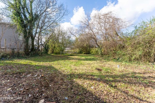 2609 Waverly St St, Knoxville, TN 37921