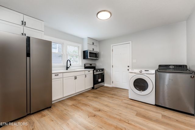 2609 Waverly St St, Knoxville, TN 37921