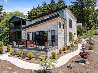 2887 S HEMLOCK St, Cannon Beach, OR 97110