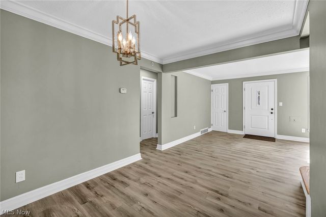 7198 Greenleaf Avenue, Parma, OH 44130