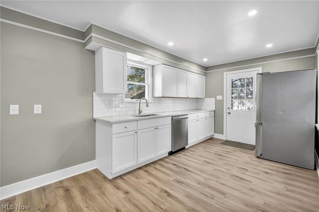 7198 Greenleaf Avenue, Parma, OH 44130