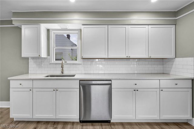 7198 Greenleaf Avenue, Parma, OH 44130