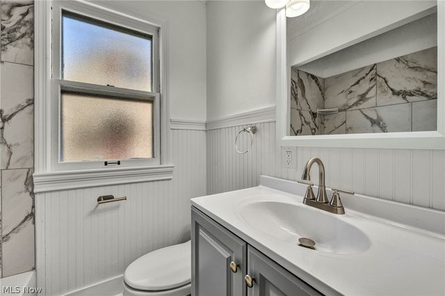 7198 Greenleaf Avenue, Parma, OH 44130