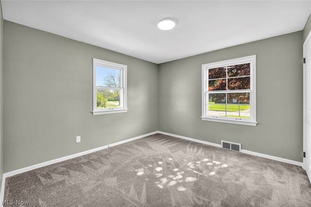 7198 Greenleaf Avenue, Parma, OH 44130
