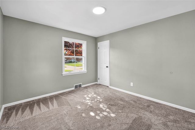7198 Greenleaf Avenue, Parma, OH 44130