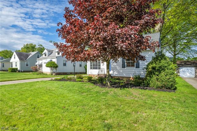 7198 Greenleaf Avenue, Parma, OH 44130