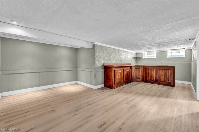 7198 Greenleaf Avenue, Parma, OH 44130