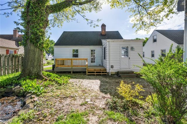 7198 Greenleaf Avenue, Parma, OH 44130