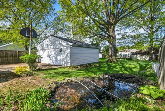 7198 Greenleaf Avenue, Parma, OH 44130