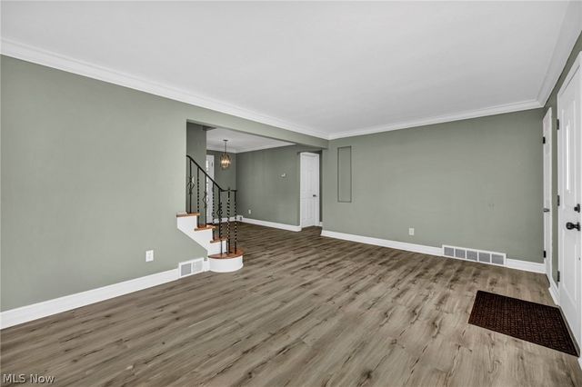 7198 Greenleaf Avenue, Parma, OH 44130