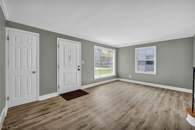7198 Greenleaf Avenue, Parma, OH 44130