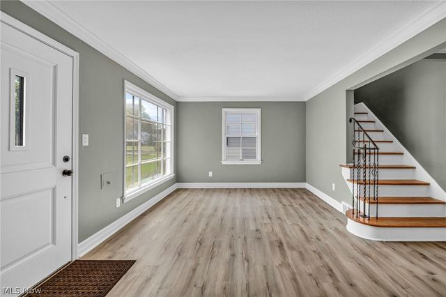 7198 Greenleaf Avenue, Parma, OH 44130