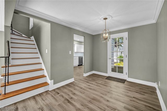 7198 Greenleaf Avenue, Parma, OH 44130