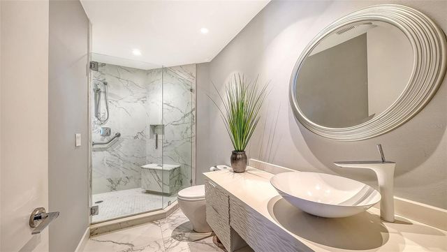 415 L AMBIANCE DRIVE A301, Longboat Key, FL 34228