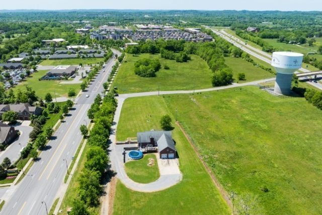 1224 Stop 30 Road, Hendersonville, TN 37075