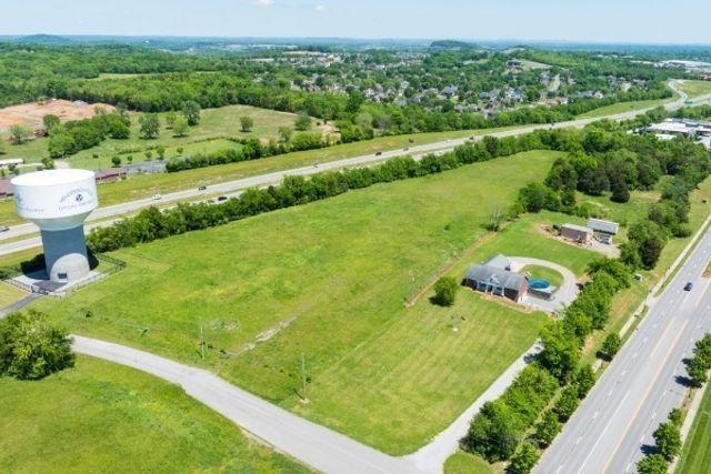 1224 Stop 30 Road, Hendersonville, TN 37075