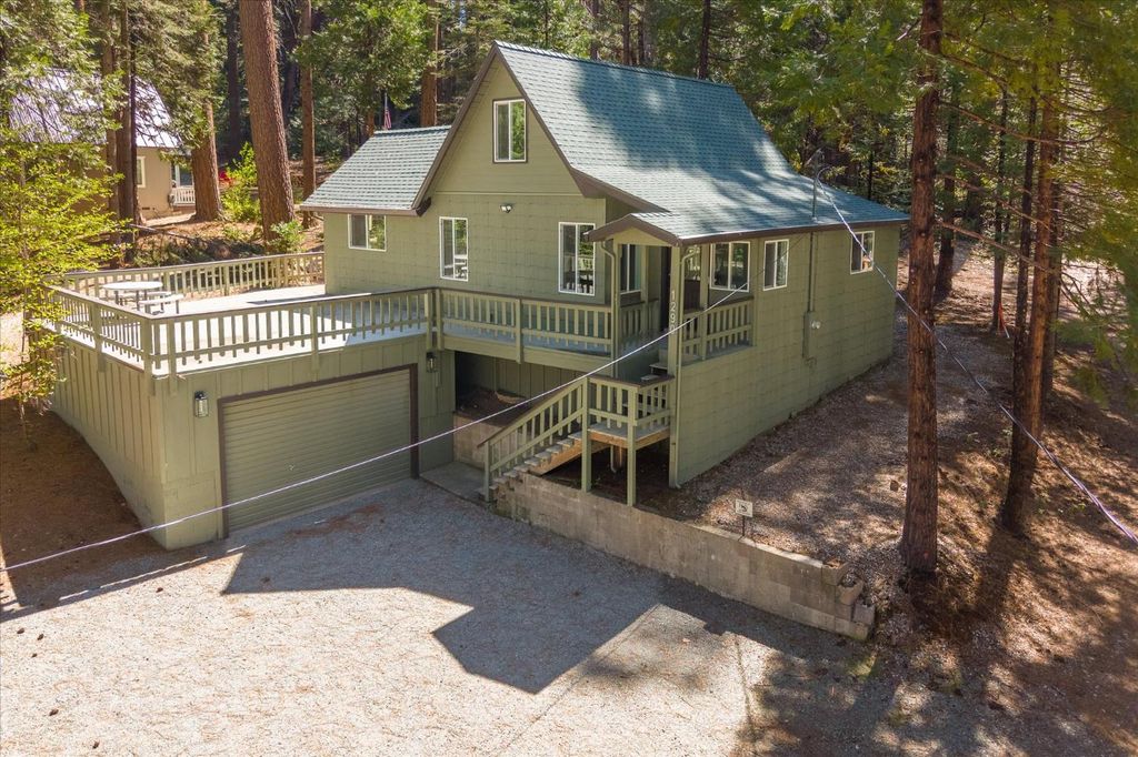 1290 Aspen St, Arnold, CA 95223