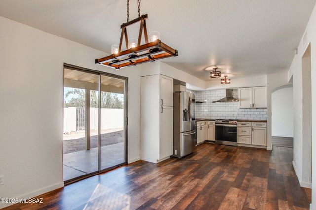 8157 N Streamside Avenue, Tucson, AZ 85741