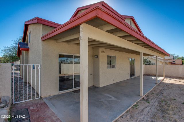 8157 N Streamside Avenue, Tucson, AZ 85741