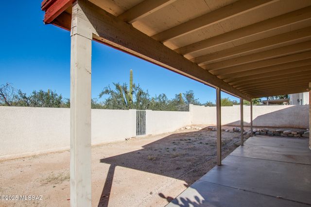 8157 N Streamside Avenue, Tucson, AZ 85741