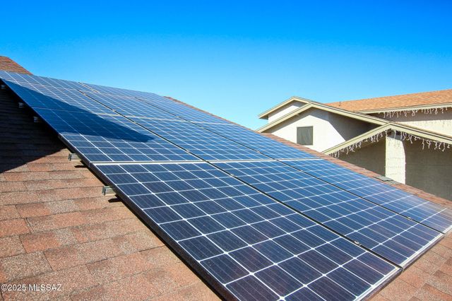 8157 N Streamside Avenue, Tucson, AZ 85741