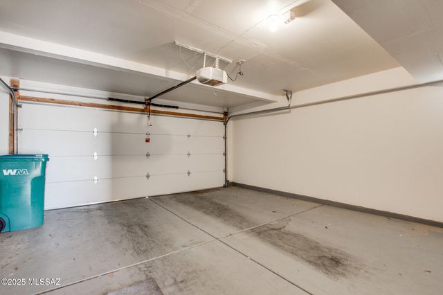 8157 N Streamside Avenue, Tucson, AZ 85741