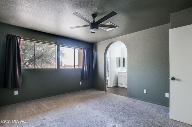 8157 N Streamside Avenue, Tucson, AZ 85741
