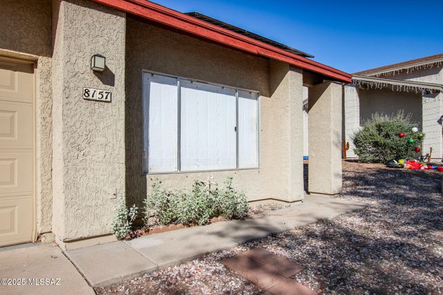 8157 N Streamside Avenue, Tucson, AZ 85741