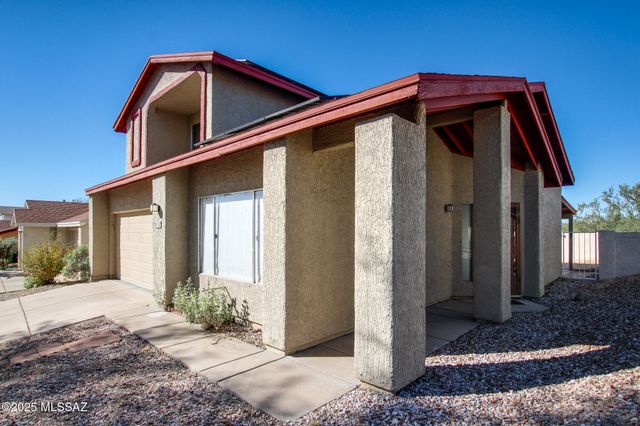 8157 N Streamside Avenue, Tucson, AZ 85741