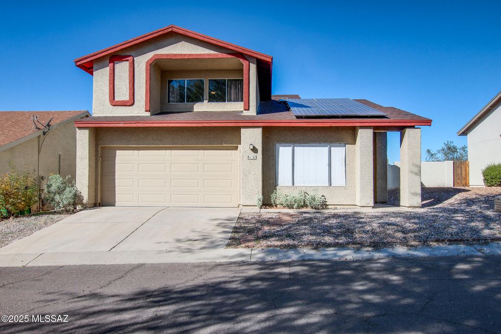 8157 N Streamside Avenue, Tucson, AZ 85741