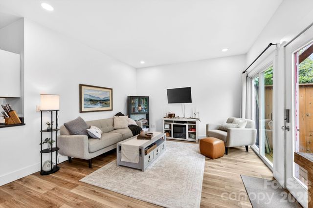 116 Arnold Road, Asheville, NC 28805