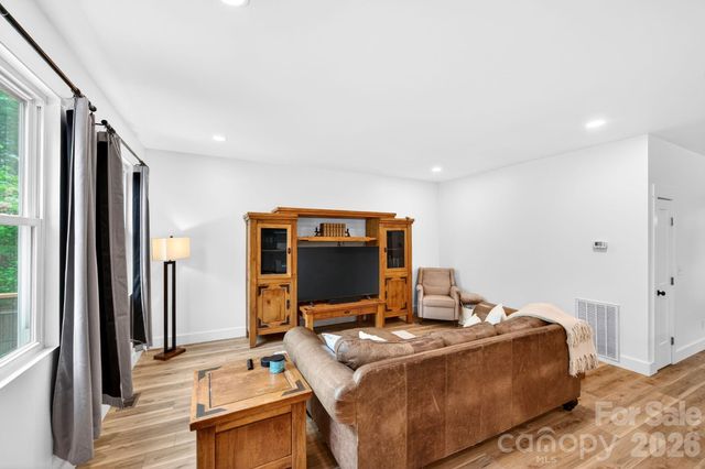 116 Arnold Road, Asheville, NC 28805