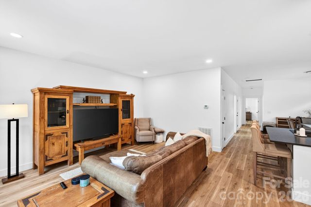 116 Arnold Road, Asheville, NC 28805