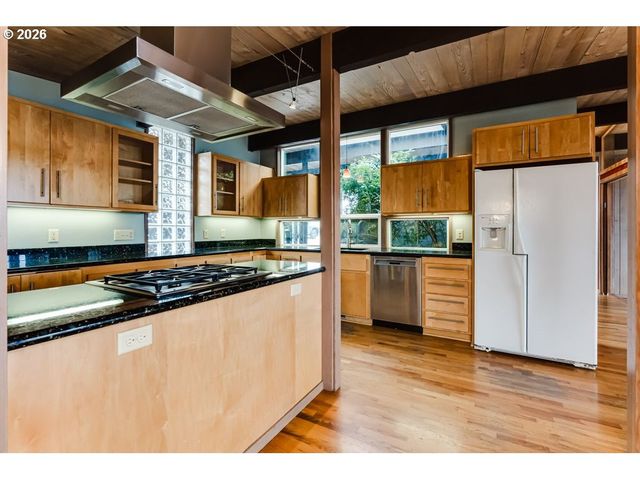 2055 BROADVIEW St, Eugene, OR 97405