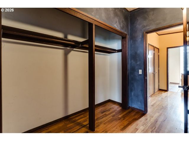 2055 BROADVIEW St, Eugene, OR 97405