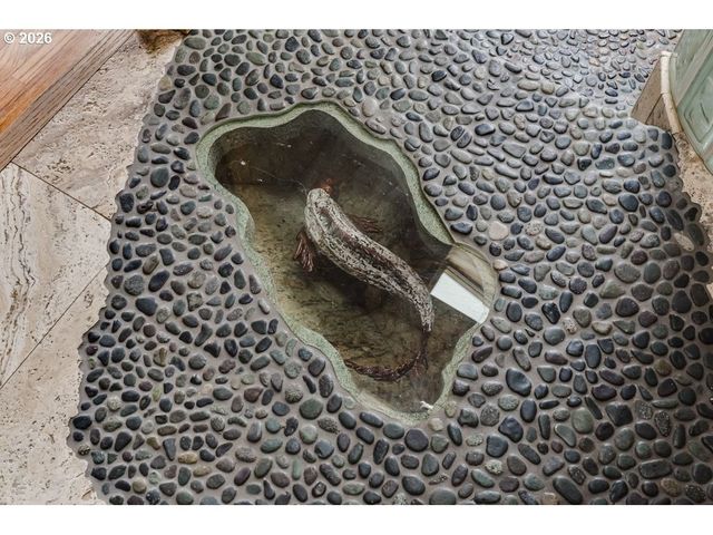 2055 BROADVIEW St, Eugene, OR 97405