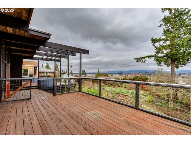 2055 BROADVIEW St, Eugene, OR 97405