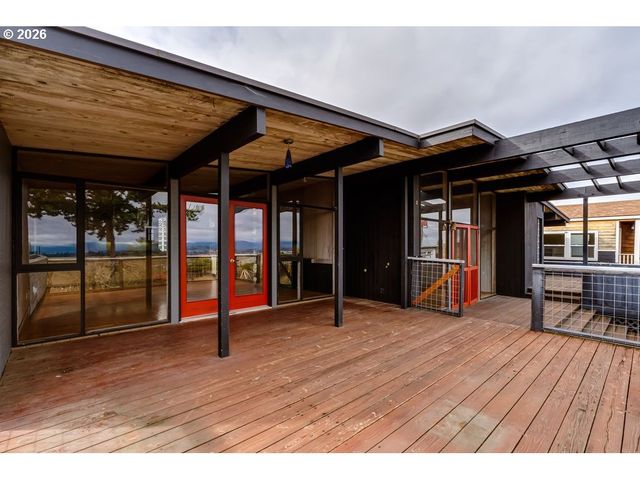 2055 BROADVIEW St, Eugene, OR 97405