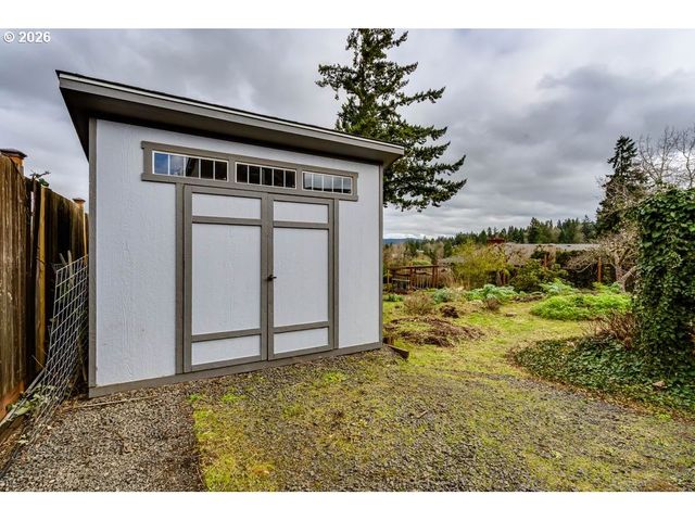 2055 BROADVIEW St, Eugene, OR 97405