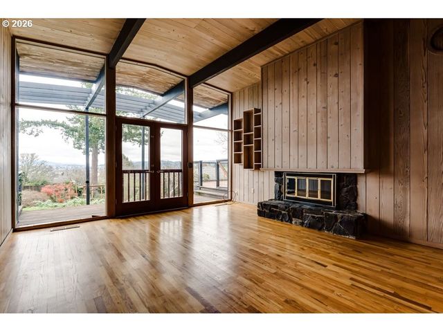 2055 BROADVIEW St, Eugene, OR 97405